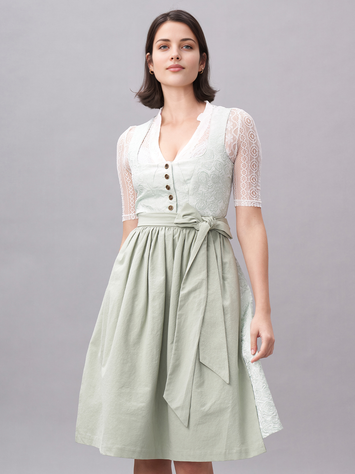 Dirndl in Grün mit großer Oberweite
