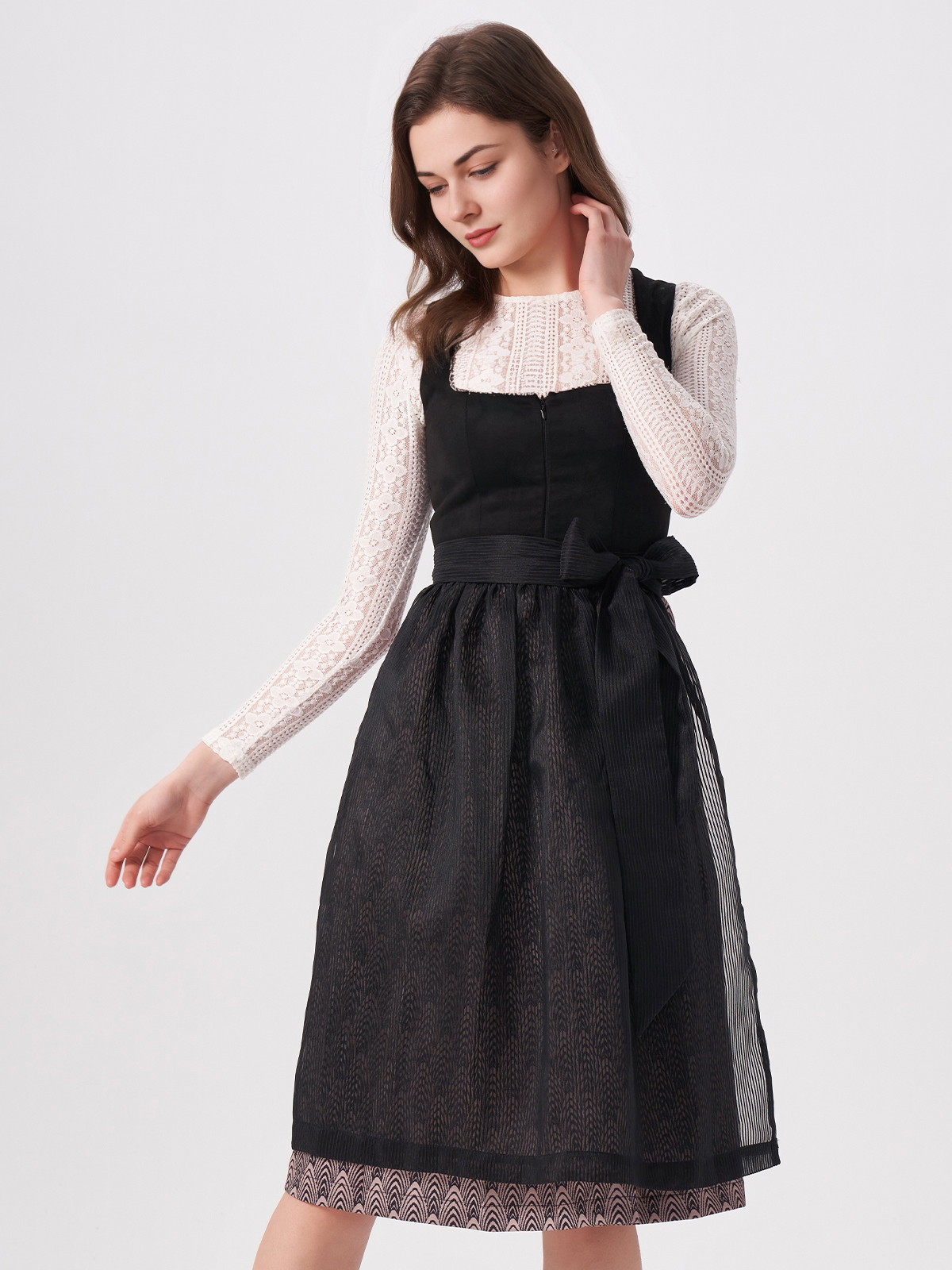 Dirndl in Schwarz – zeitlose Eleganz