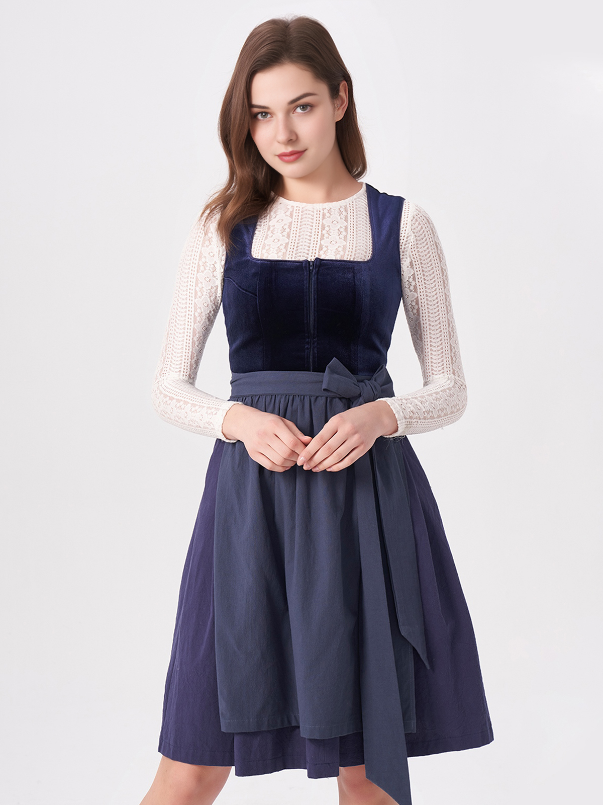 Dirndl in Blau – Eleganz und Tradition
