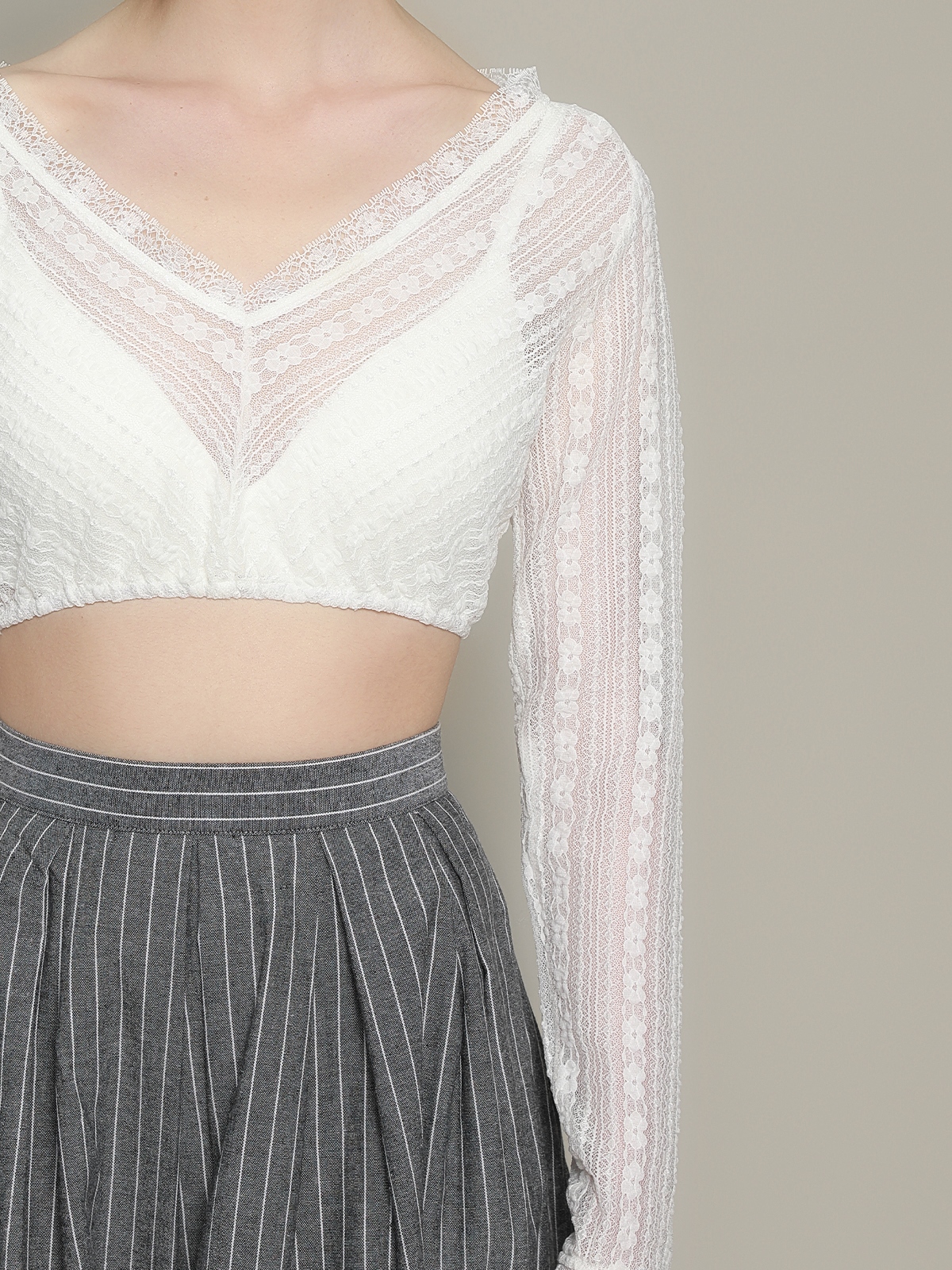 Dirndlbluse Spitze Hochgeschlossen