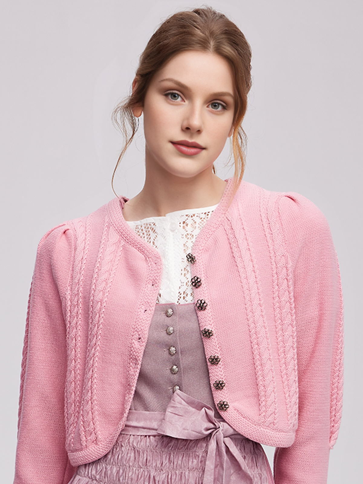 Traditionelles Dirndl in Rosa mit modernen Akzenten