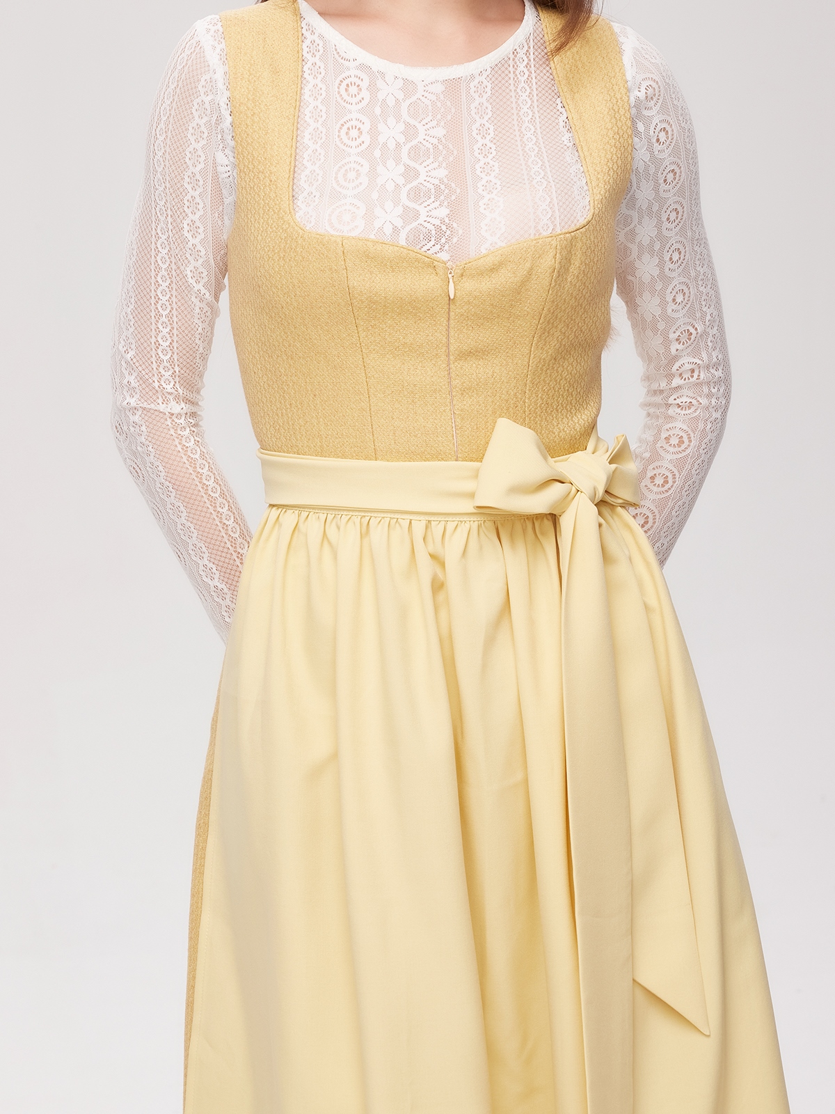 Dirndl in Gelb – Eleganz und Frische