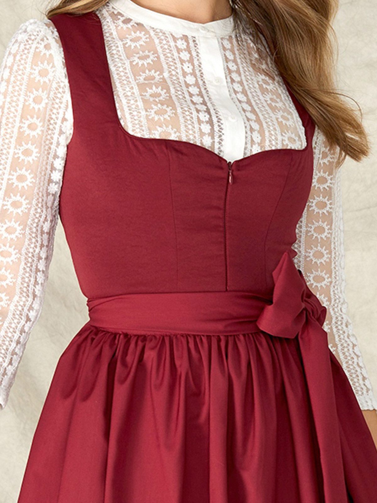 Dirndl mit Reißverschluss vorne in Rot