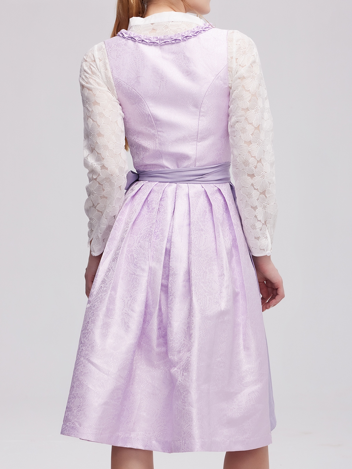 Elegantes lila Dirndl mit floralen Details