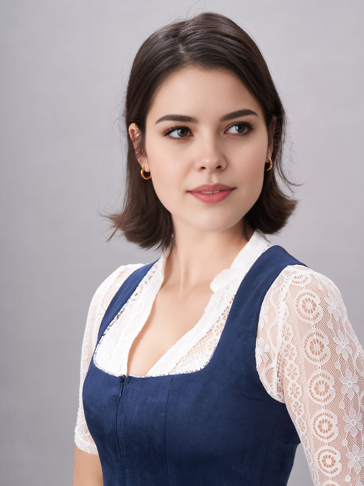 Dirndl in Dunkelgrün – zeitlos und elegant