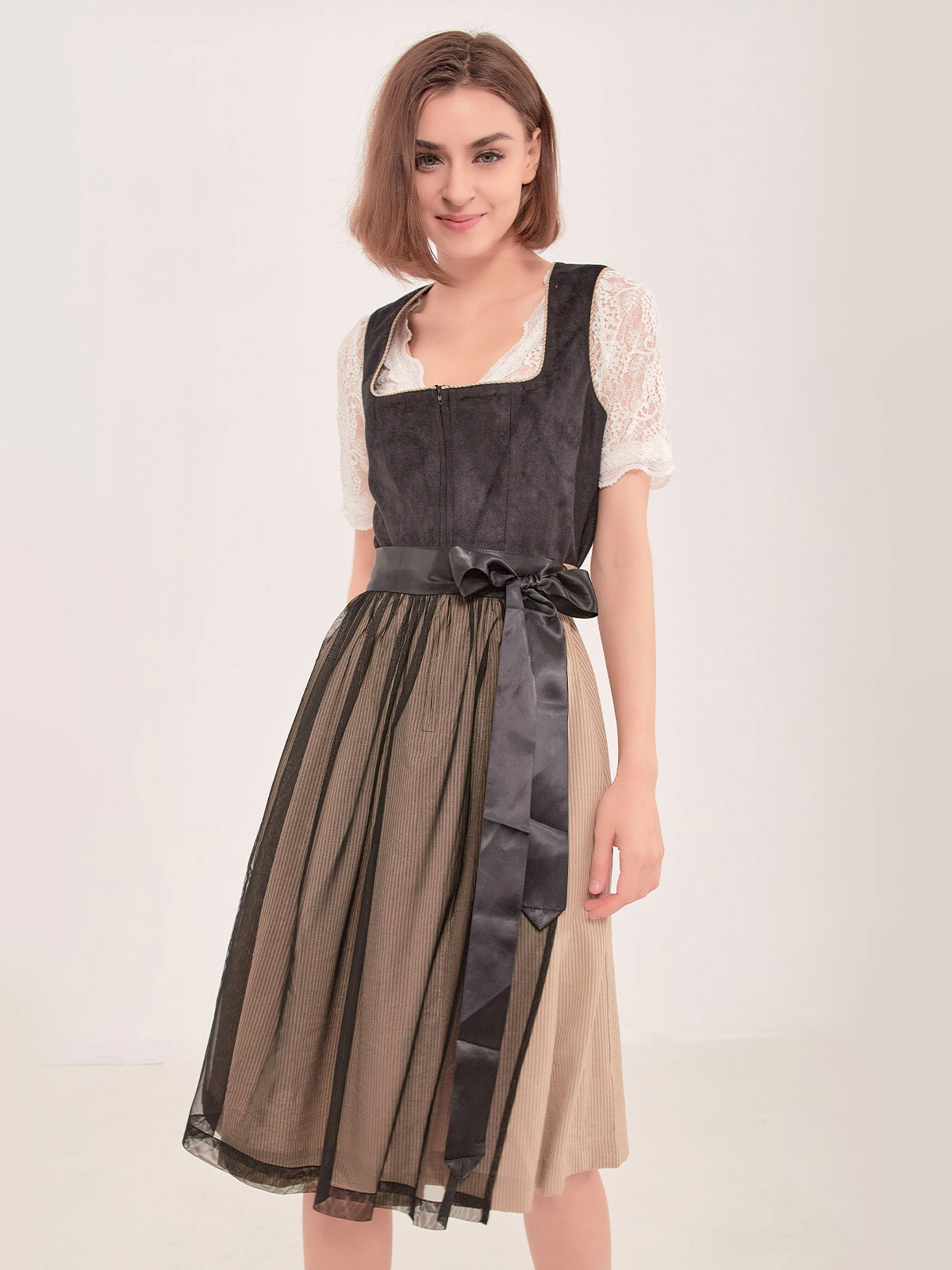 Elegantes schwarzes Ja Mei Dirndl