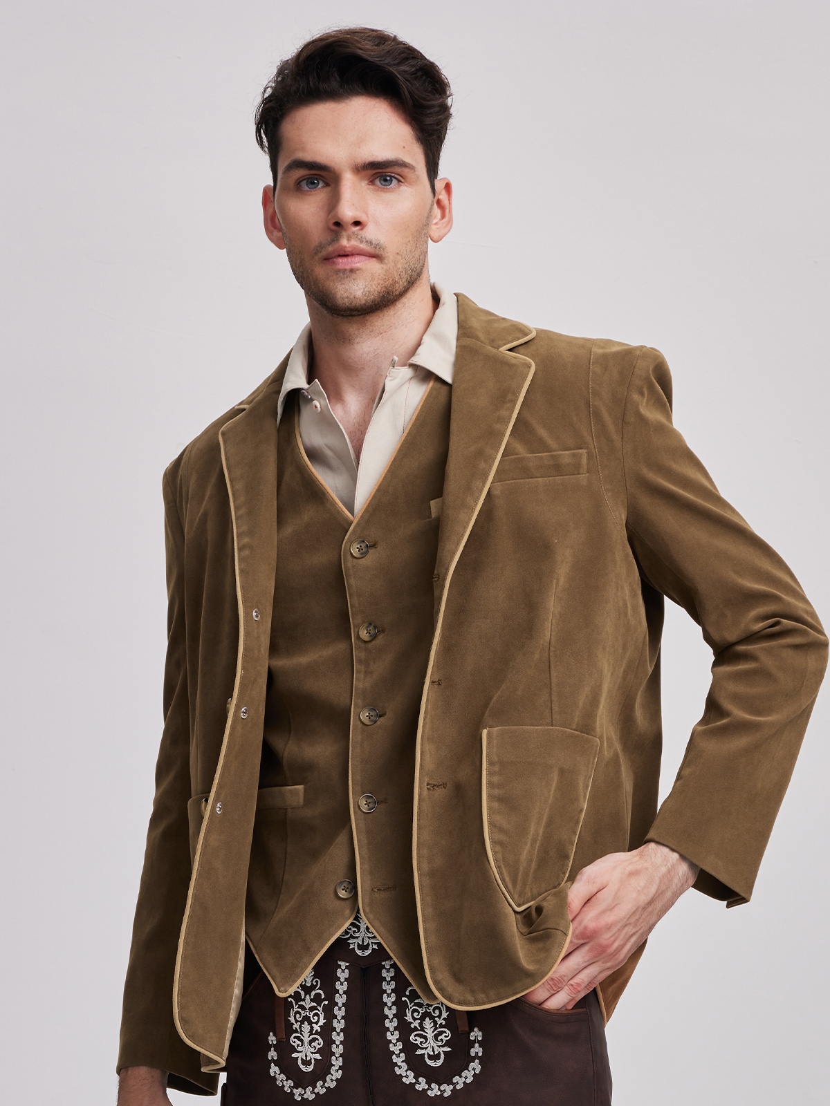 Dirndl in Gelb – traditionell und modern zugleich