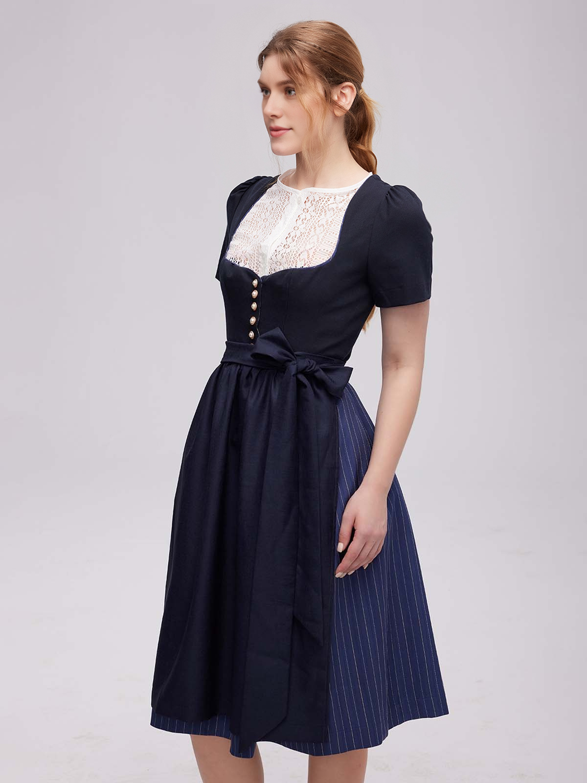 Dirndl Bluse in Blau