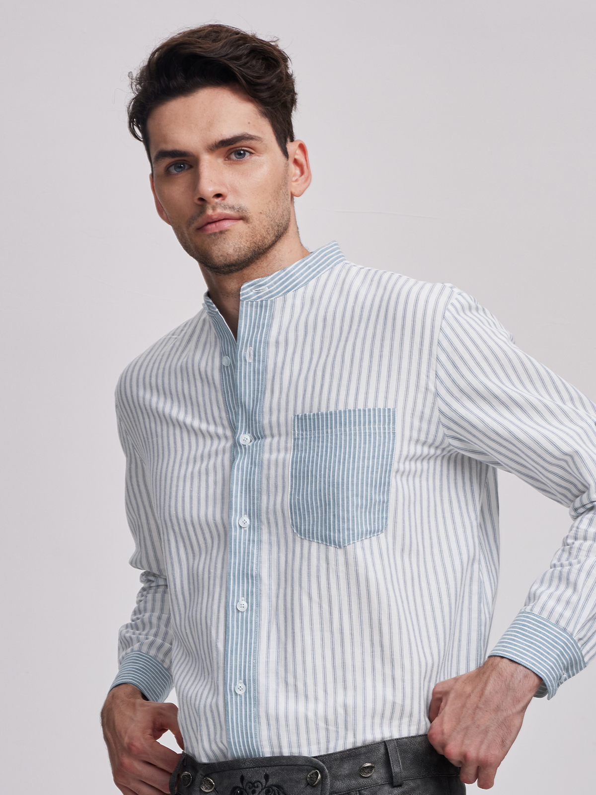 Dirndl Bluse in Blau