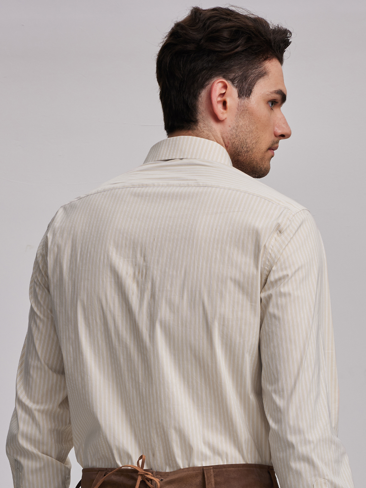 Trachtenhemd in Gelb – perfekt für einen Kontrast zum schwarzen Trachtenjanker